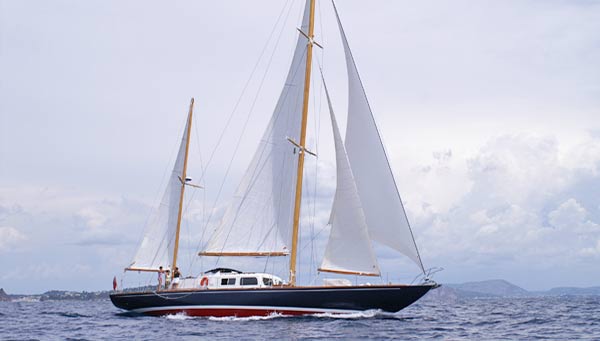 Star-Sapphire-charter-yacht